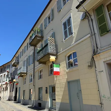 Le Finestre Sul Cortile